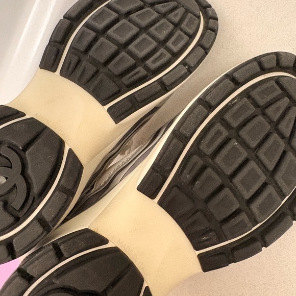 Chanel white and silver sneakers - Picture 10 of 12